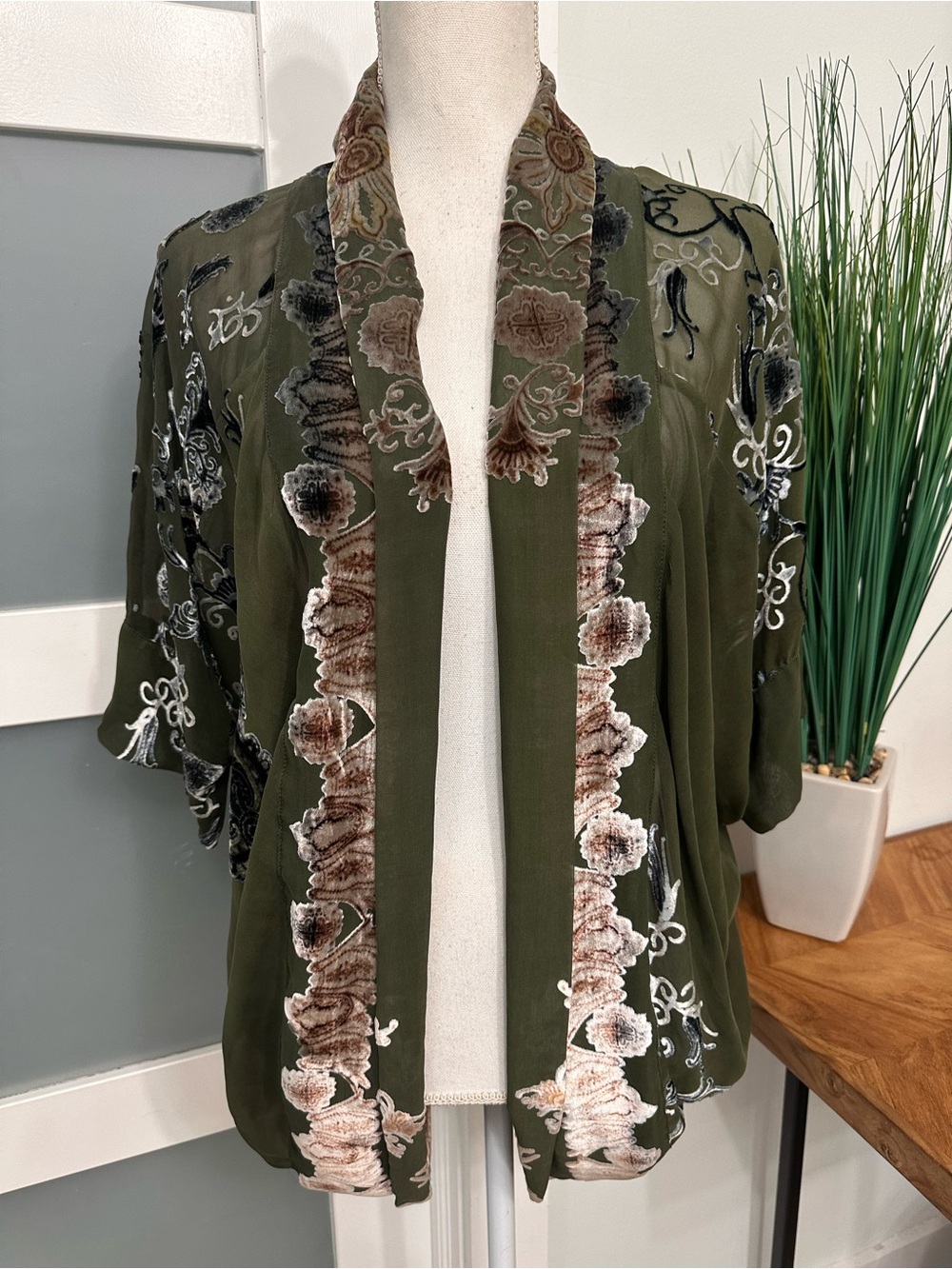 Citron Olive Green Floral Silk Blend Burnout Velvet Kimono SZ Small Boho EUC